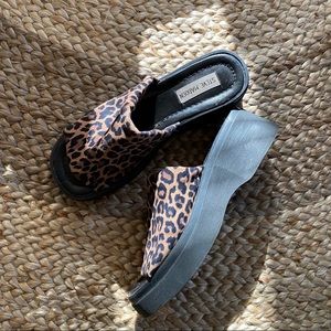 90s vintage leopard Steve Madden sandals